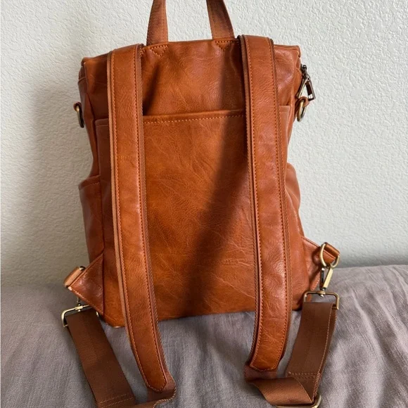 La Mere Vegan Leather Backpack Original - Picture 5 of 13